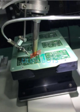 ULIrobots 汽车控制器电路板焊锡案例